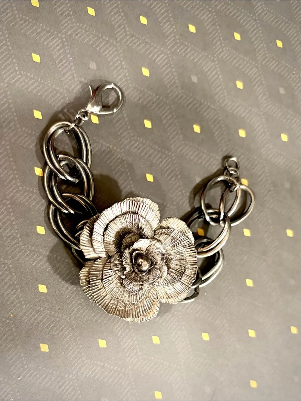 Y2K Black Flower Link Bracelet - Women Jewelry - Picture 2 of 3
